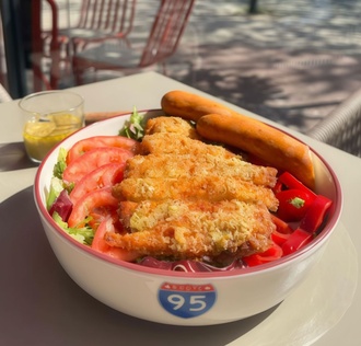 Tavuklu Salata görseli