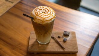 Iced Caramel Macchiato görseli
