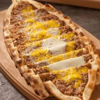 Kıymalı Yumurtalı Pide görseli