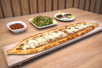 Kıymalı Yumurtalı Pide görseli