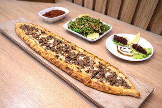 Kavurmalı Yumurtalı Pide görseli