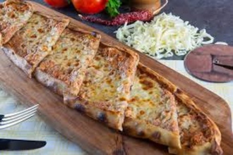 Kıymalı Kaşarlı Pide görseli