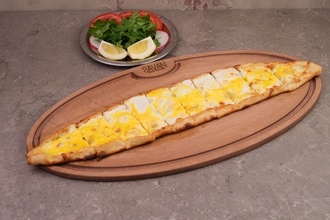 Kaşarlı Yumurtalı Pide görseli
