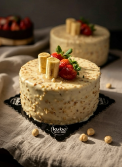 Muz Çilek Beyaz Çikolatalı Pasta (4-6 Kişilik) görseli