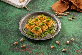 İri Fıstıklı Baklava (1 Kg.) görseli