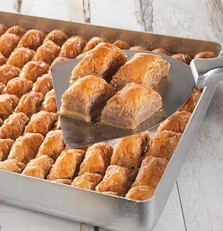 Cevizli Ev Baklavası (Yarım Porsiyon) görseli