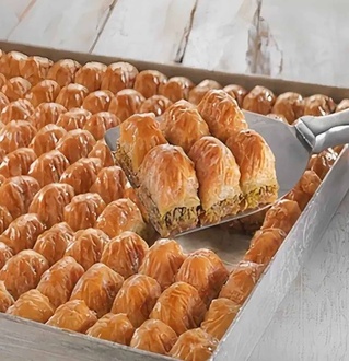 Fıstıklı Baklava (Yarım Porsiyon) görseli