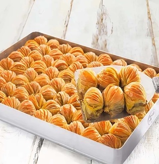 Fıstıklı Midye Baklava (Yarım Porsiyon) görseli