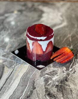 Kırmızı Pasta (Adet) görseli