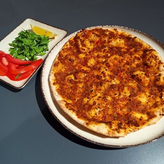 Lahmacun görseli