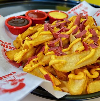 Kuru Et Parçalı Cheedarlı Patates görseli