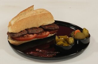 Yarım Ekmek Arası Köfte görseli