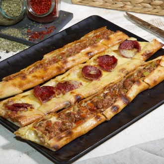 Sucuklu Kaşarlı Pide görseli