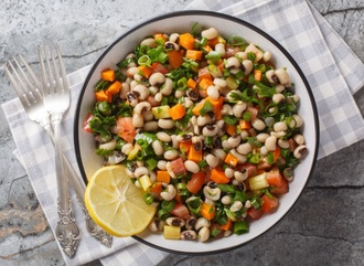 Karabuğdaylı Tahıllı Salata görseli