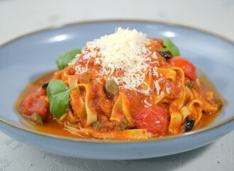 Arrabbiata Soslu Makarna görseli