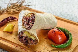 Et Döner Dürüm (200 Gr.) + Küçük Ayran görseli