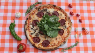 Sucuklu Pizza (Büyük Boy) görseli