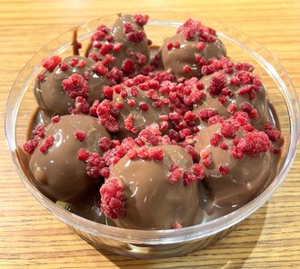 Sütlü Frambuaz Profiterol (500 Gr.) görseli