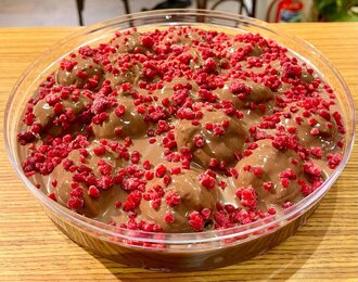 Sütlü Frambuaz Profiterol (1 Kg.) görseli