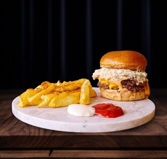 Köz Patlıcanlı Smash Burger görseli