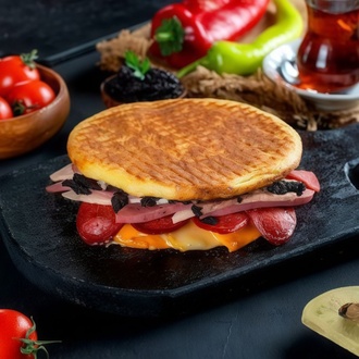 Karma Karışık Bazlama Tost görseli