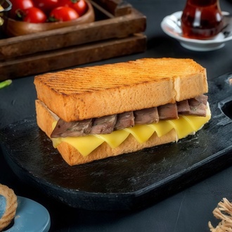 Kaşarlı Kavurmalı Tost görseli