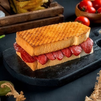 Sucuklu Tost görseli