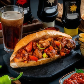 Ekmek Arası Özel Soslu Tavuk Menü görseli