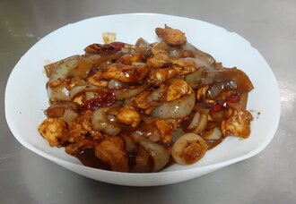 Soya Soslu Tavuk & Soğan Halkası (Chicken With Onions İn Soy Sause) görseli