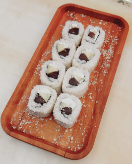 Maguro Avokado Roll (8 Pcs.) görseli