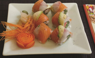 Rainbow Roll (8 Pcs.) görseli