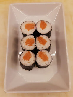 Sake Maki Roll (6 Pcs.) (Taze Hazırlanir) görseli