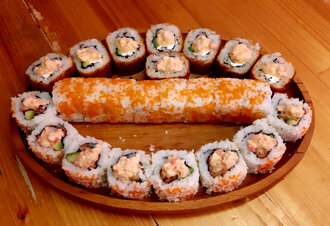 Set Menü 16 California Lovers görseli