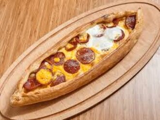 Sucuklu Yumurtalı Pide görseli