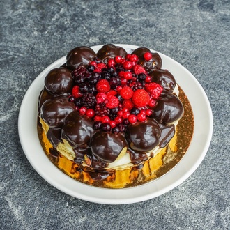 Profiterollü Tart (6 - 8 Kişilik) görseli