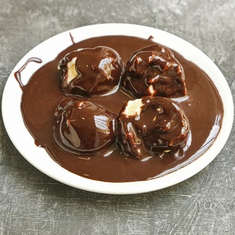 Fıstıklı Profiterol (4 Kişilik) görseli