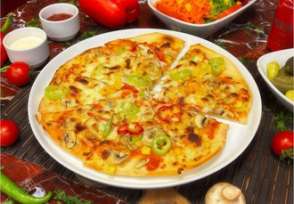 Tavuklu Mantarlı Pizza görseli