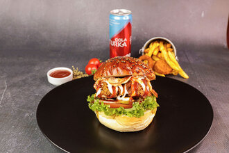 Mak. Chicken Burger Menü görseli