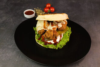 Baz. Çıtır Tavuk Burger görseli