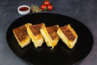 Üç Peynirli Baz. Tost görseli