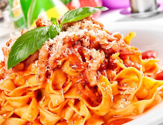 Domates Soslu Fettuccine görseli