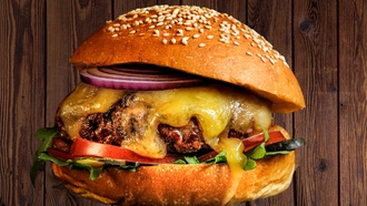 Bacon & Cheese Califronia Burger görseli