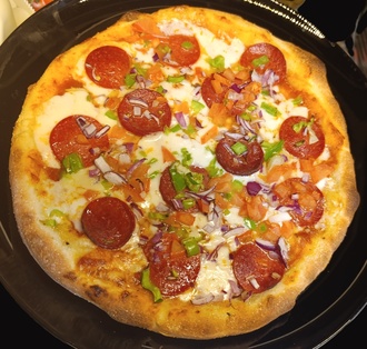 Pepperoni Pizza (Büyük Boy) görseli
