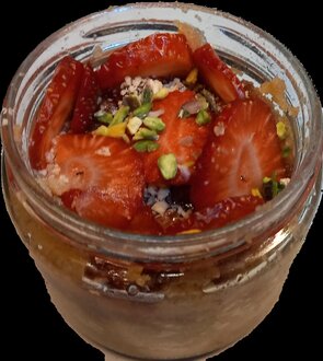 Çilekli İrmik Helvası görseli