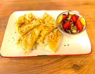 Kaşarlı Domatesli Gözleme görseli