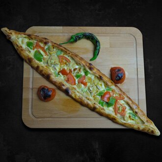 Sebzeli Kaşarlı Pide görseli