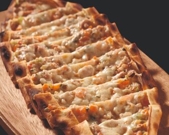 Tavuklu Pide görseli