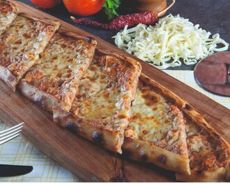 Kıymalı Kaşarlı Pide görseli