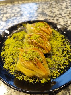 Fıstıklı Kaymaklı Midye Baklava (1 Kg) görseli