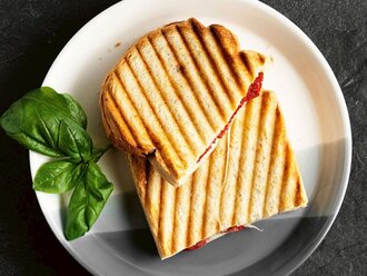 Sucuklu Tost görseli